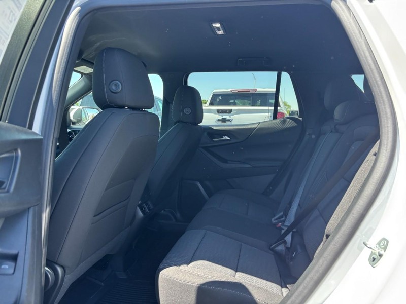 Chevrolet Equinox Vehicle Full-screen Gallery Image 5