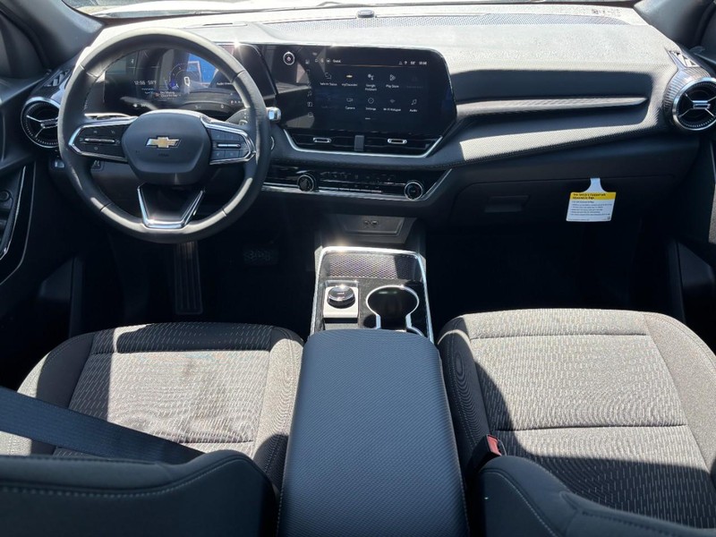 Chevrolet Equinox Vehicle Full-screen Gallery Image 6