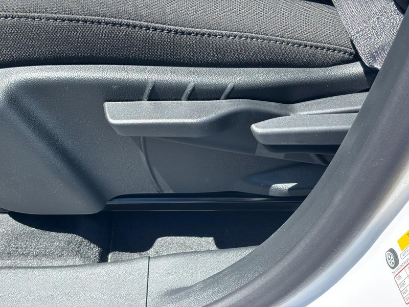Chevrolet Equinox Vehicle Full-screen Gallery Image 10