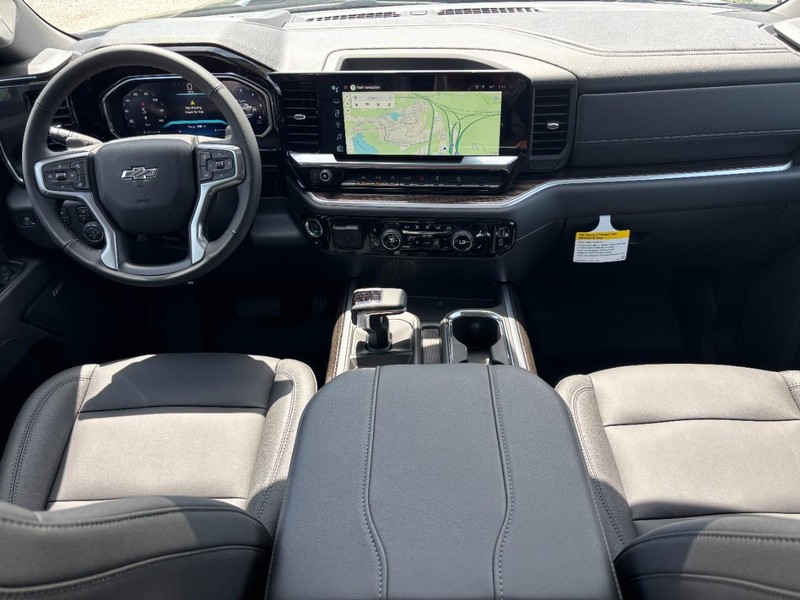 Chevrolet Silverado 1500 Vehicle Full-screen Gallery Image 6