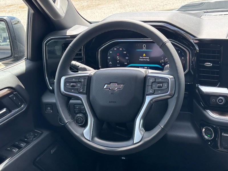 Chevrolet Silverado 1500 Vehicle Full-screen Gallery Image 7