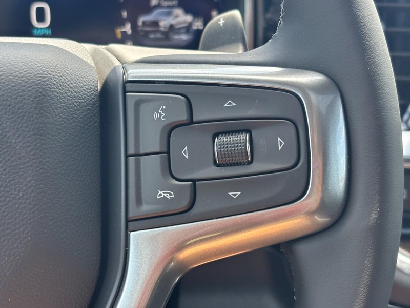 Chevrolet Silverado 1500 Vehicle Full-screen Gallery Image 13