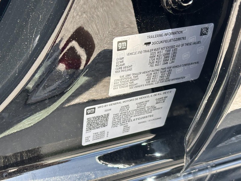Chevrolet Silverado 1500 Vehicle Full-screen Gallery Image 19