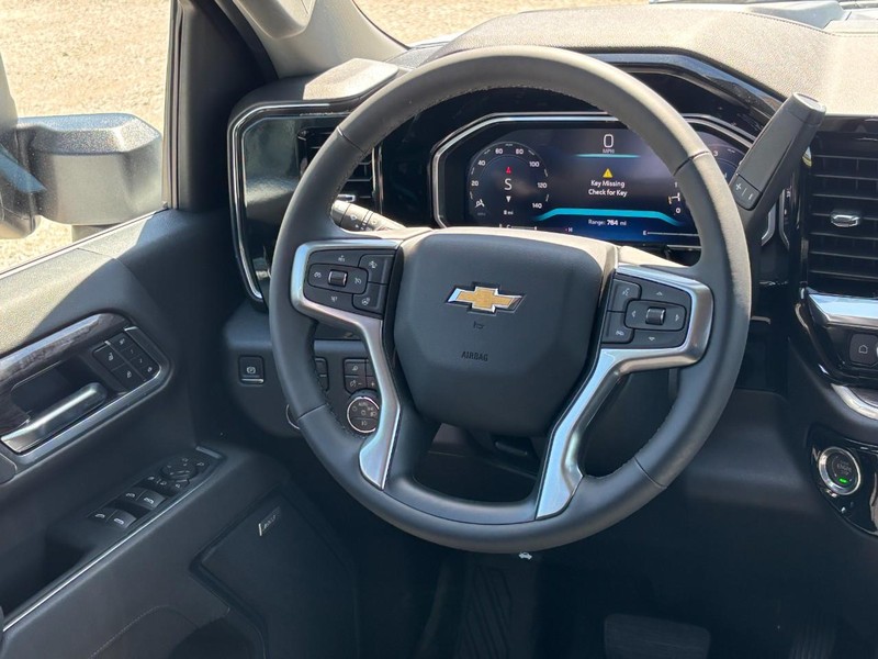 Chevrolet Silverado 2500HD Vehicle Full-screen Gallery Image 7