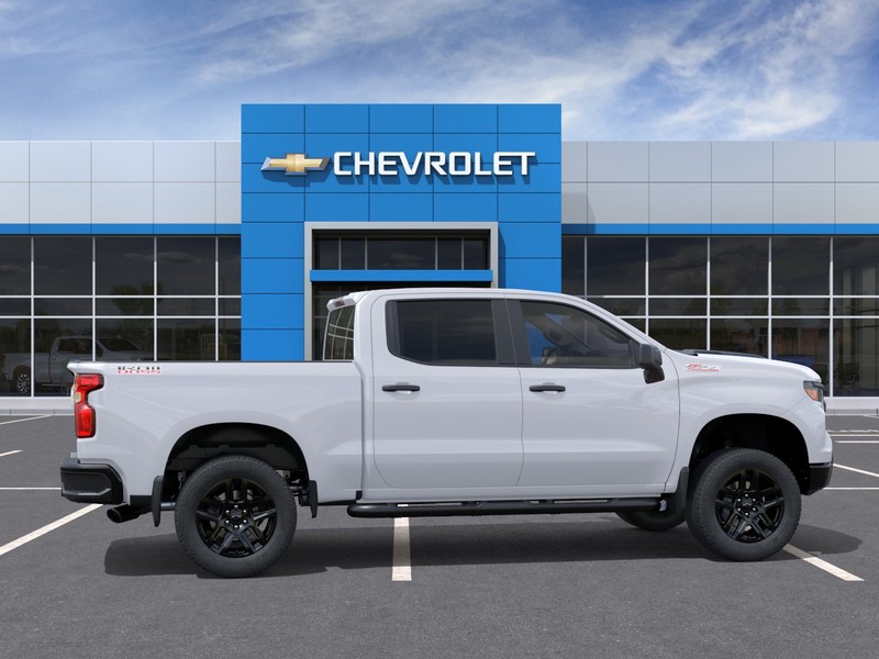Chevrolet Silverado 1500 Vehicle Full-screen Gallery Image 5