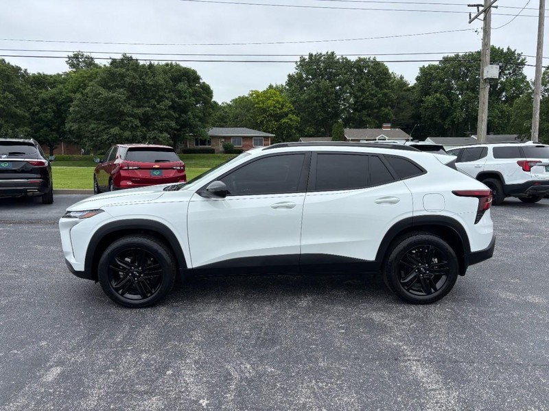 Chevrolet Trax Vehicle Full-screen Gallery Image 2