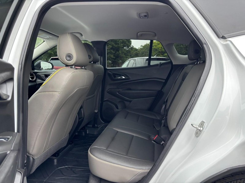 Chevrolet Trax Vehicle Full-screen Gallery Image 10