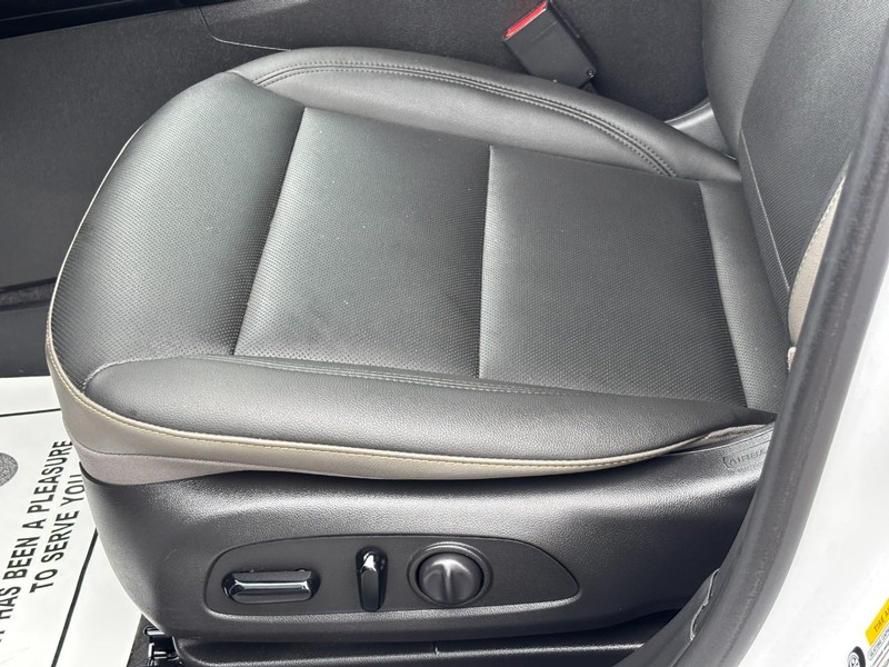 Chevrolet Trax Vehicle Full-screen Gallery Image 15