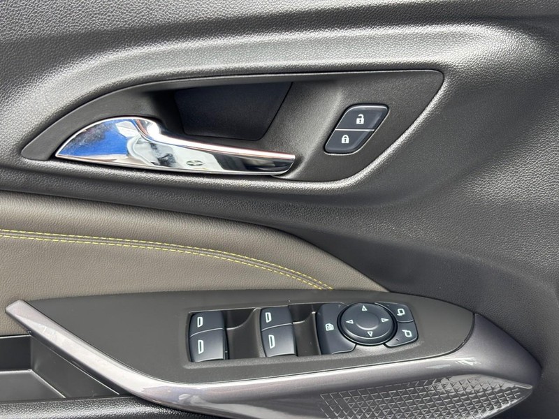 Chevrolet Trax Vehicle Full-screen Gallery Image 16