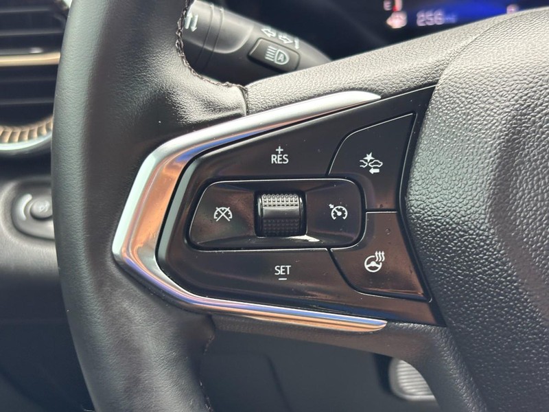 Chevrolet Trax Vehicle Full-screen Gallery Image 17