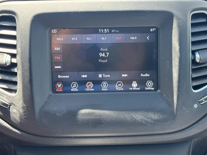 Jeep Compass Vehicle Full-screen Gallery Image 20