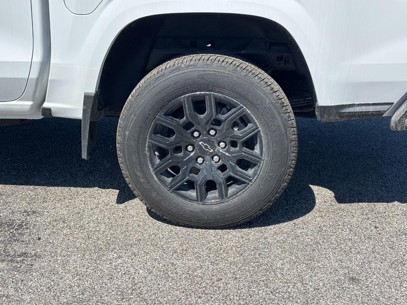 Chevrolet Colorado Vehicle Full-screen Gallery Image 4
