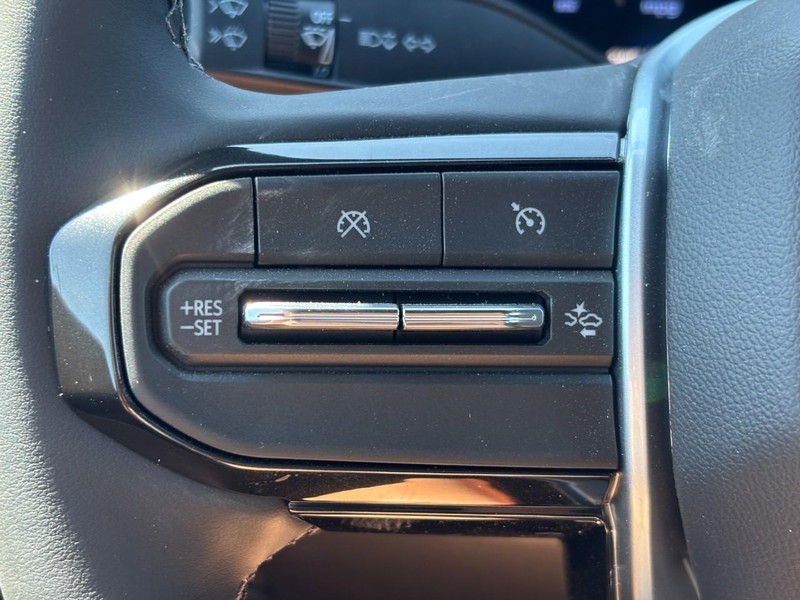 Chevrolet Colorado Vehicle Full-screen Gallery Image 12