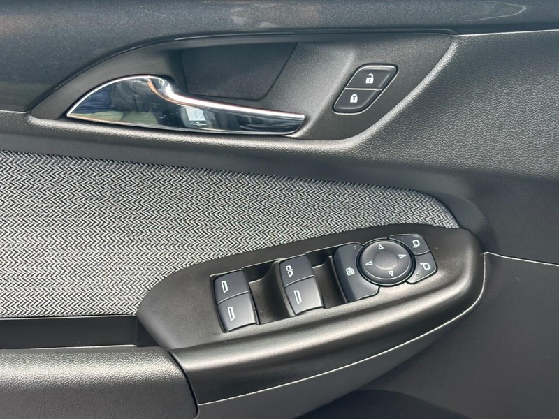 Chevrolet TrailBlazer Vehicle Full-screen Gallery Image 16