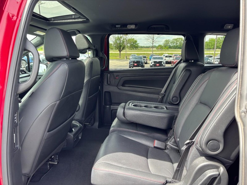 Honda Odyssey Vehicle Full-screen Gallery Image 11