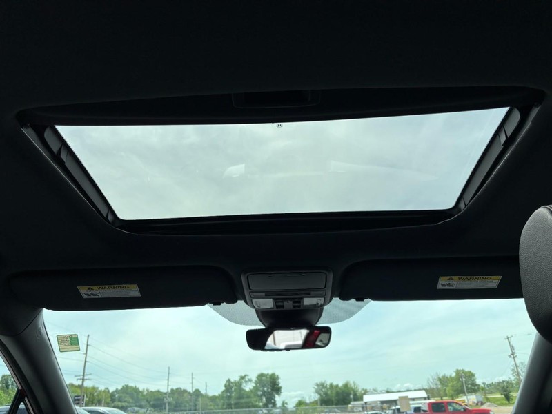 Honda Odyssey Vehicle Full-screen Gallery Image 12