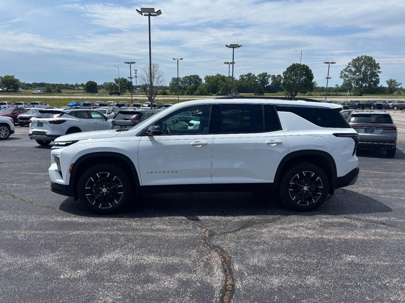 Chevrolet Traverse Vehicle Full-screen Gallery Image 2