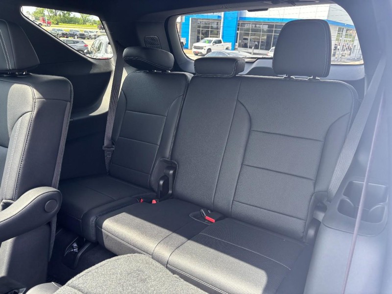 Chevrolet Traverse Vehicle Full-screen Gallery Image 10