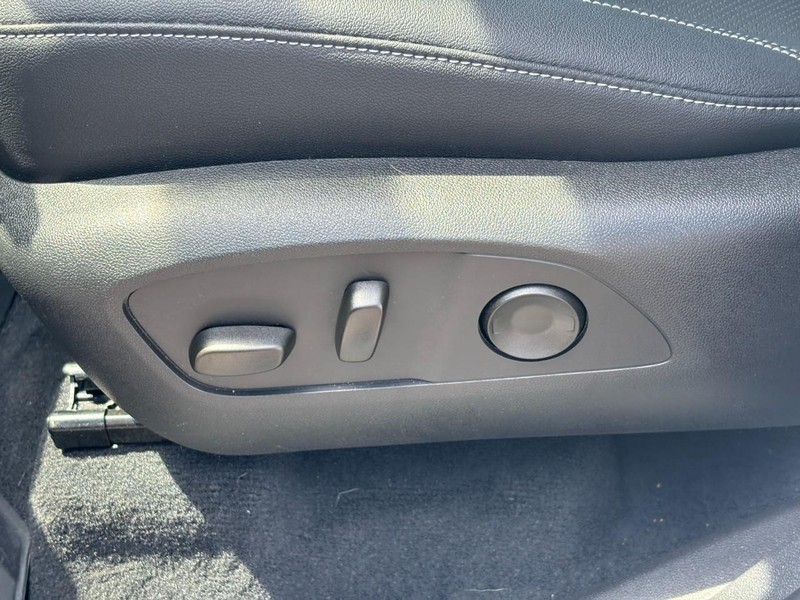 Chevrolet Traverse Vehicle Full-screen Gallery Image 16