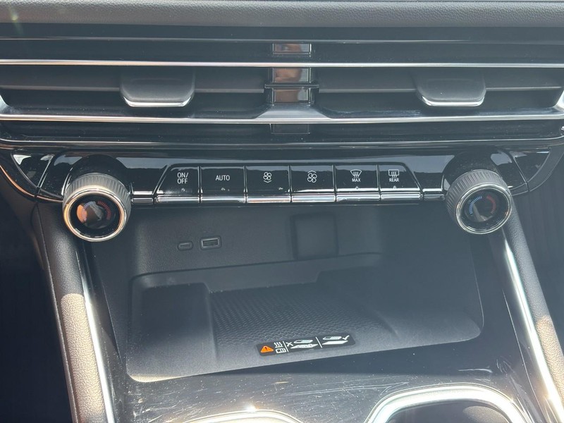 Chevrolet Traverse Vehicle Full-screen Gallery Image 24