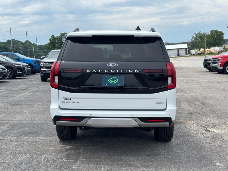 Ford Expedition Max Vehicle Full-screen Gallery Image 4