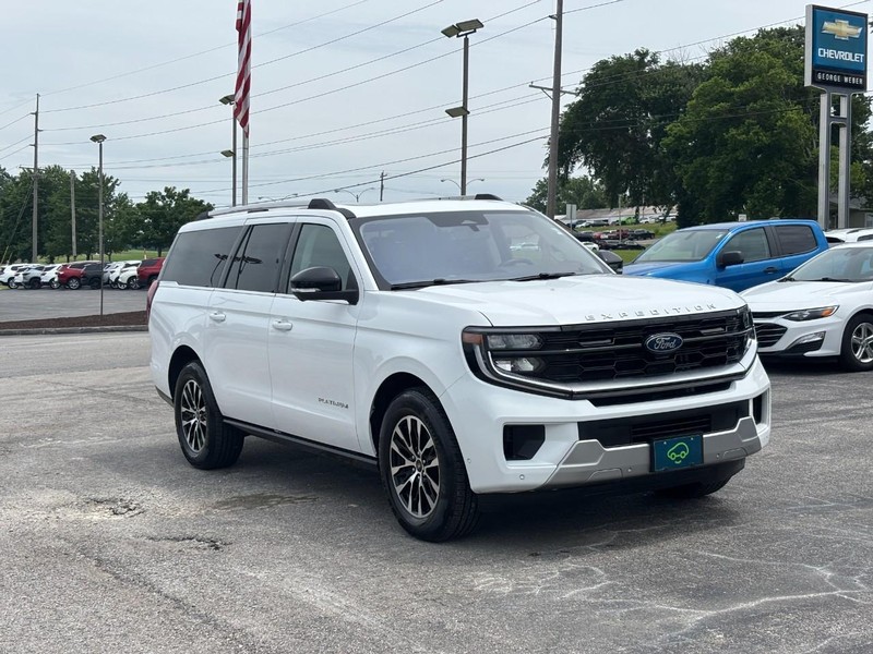 Ford Expedition Max Vehicle Full-screen Gallery Image 7