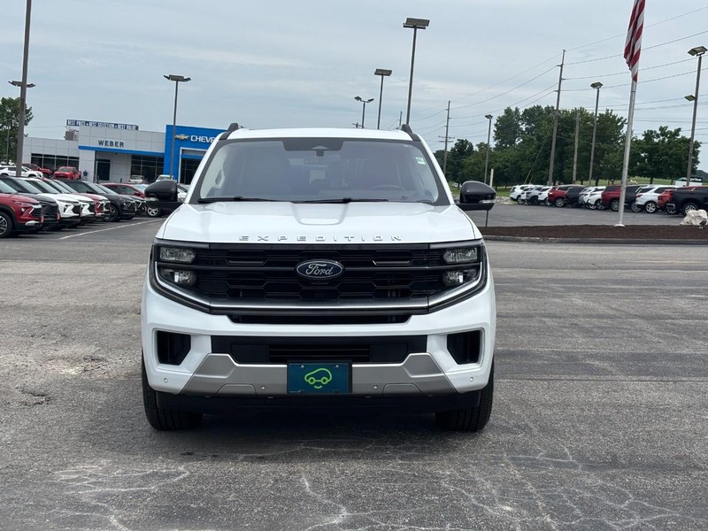 Ford Expedition Max Vehicle Full-screen Gallery Image 8