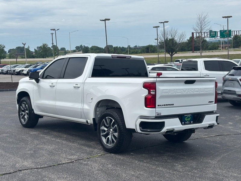 Chevrolet Silverado 1500 Vehicle Full-screen Gallery Image 3