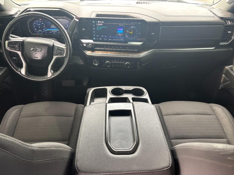 Chevrolet Silverado 1500 Vehicle Full-screen Gallery Image 11
