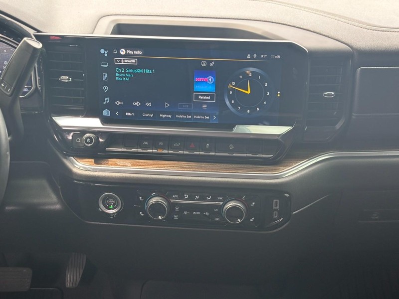 Chevrolet Silverado 1500 Vehicle Full-screen Gallery Image 13