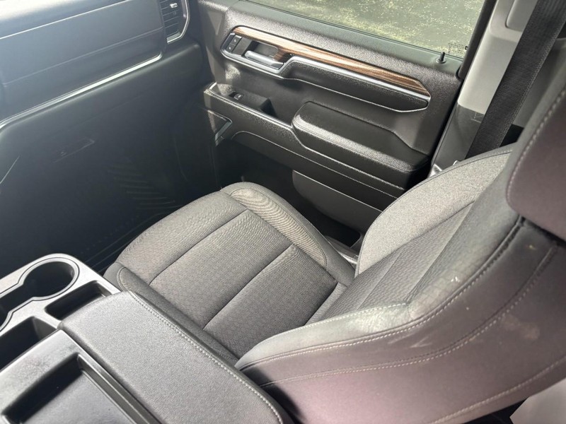 Chevrolet Silverado 1500 Vehicle Full-screen Gallery Image 14