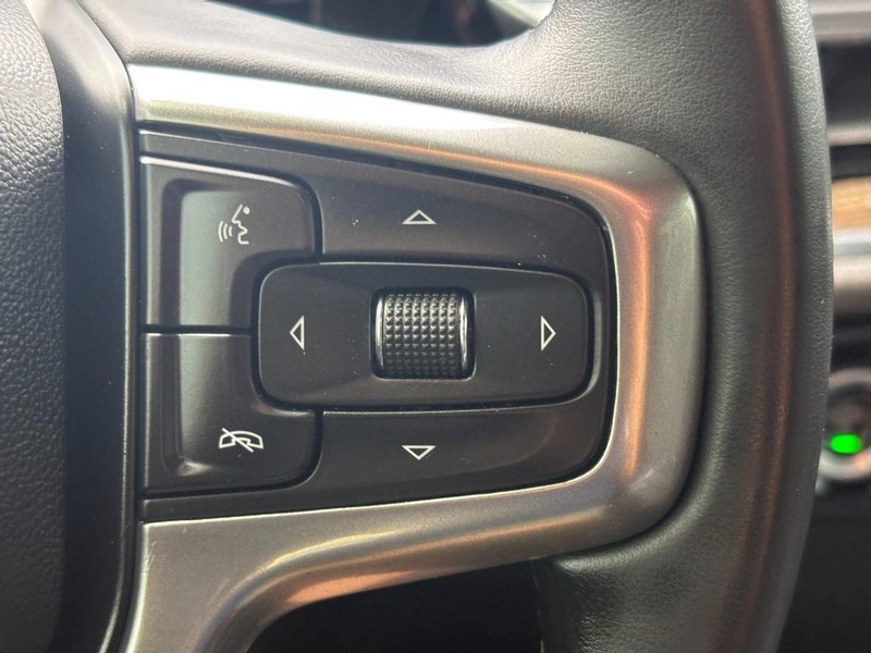 Chevrolet Silverado 1500 Vehicle Full-screen Gallery Image 18