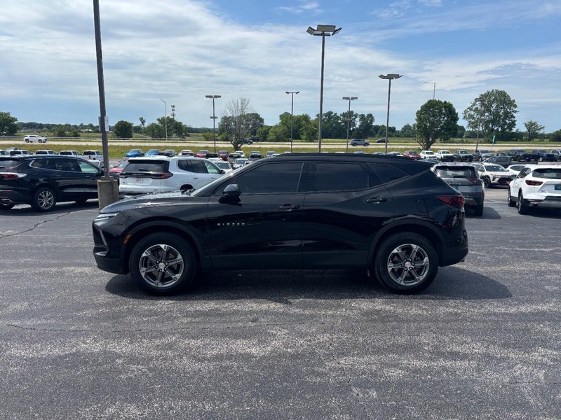 Chevrolet Blazer Vehicle Full-screen Gallery Image 02