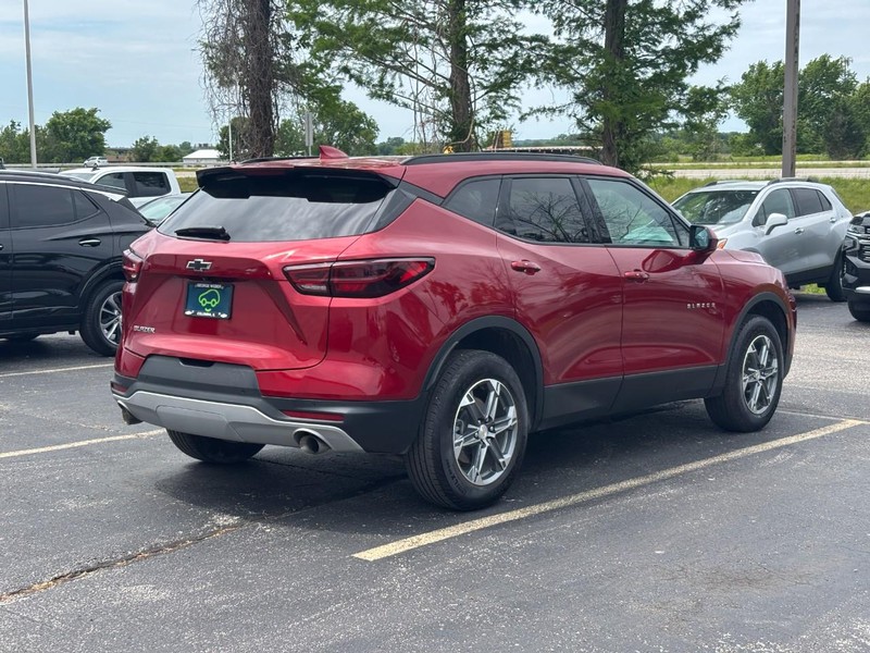Chevrolet Blazer Vehicle Full-screen Gallery Image 05