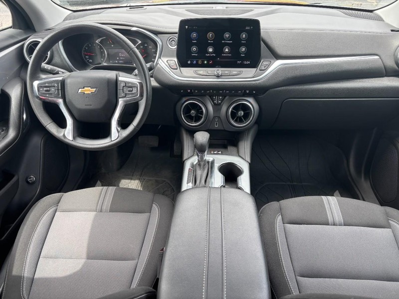 Chevrolet Blazer Vehicle Full-screen Gallery Image 11