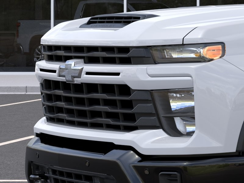 Chevrolet Silverado 2500HD Vehicle Full-screen Gallery Image 13