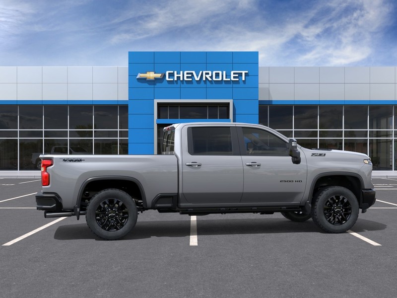 Chevrolet Silverado 2500HD Vehicle Full-screen Gallery Image 5