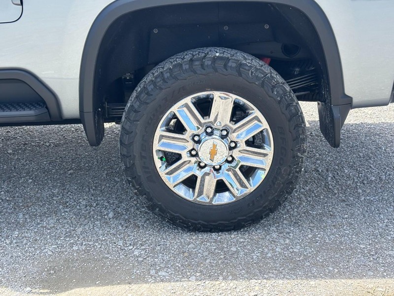 Chevrolet Silverado 2500HD Vehicle Full-screen Gallery Image 4