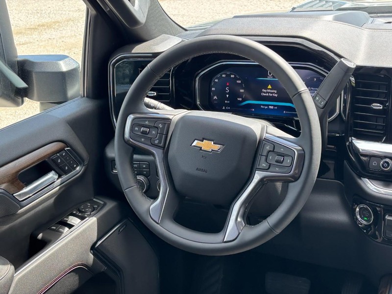 Chevrolet Silverado 2500HD Vehicle Full-screen Gallery Image 7