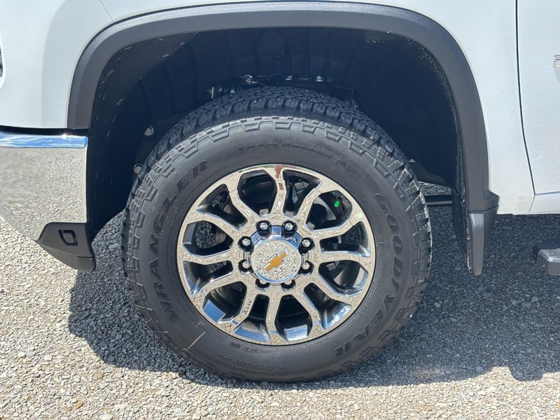 Chevrolet Silverado 2500HD Vehicle Full-screen Gallery Image 4