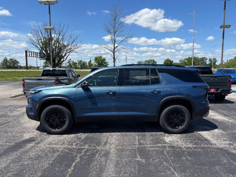 Chevrolet Traverse Vehicle Full-screen Gallery Image 2