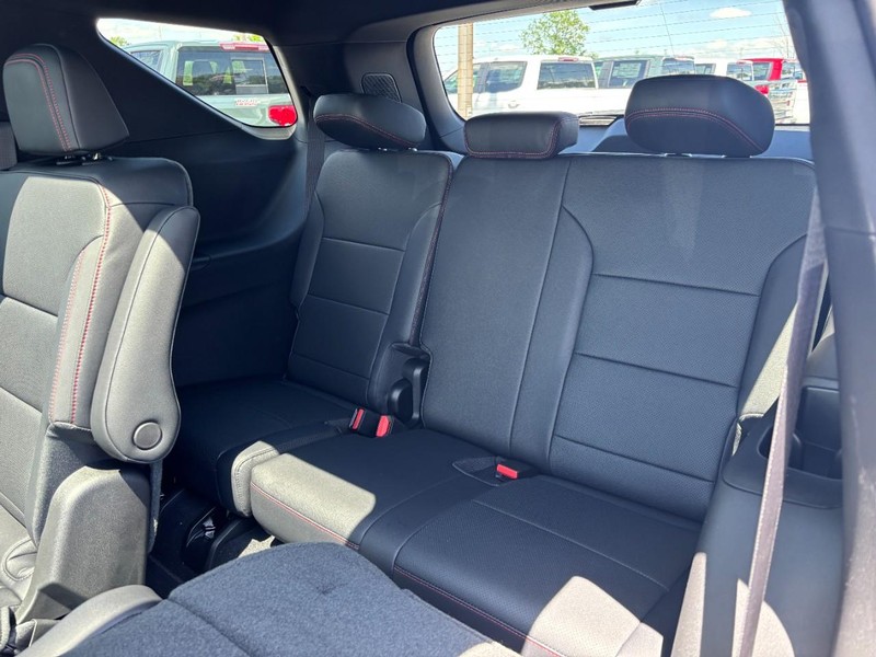 Chevrolet Traverse Vehicle Full-screen Gallery Image 5