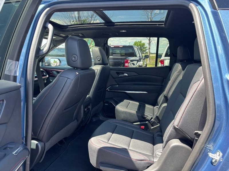 Chevrolet Traverse Vehicle Full-screen Gallery Image 6