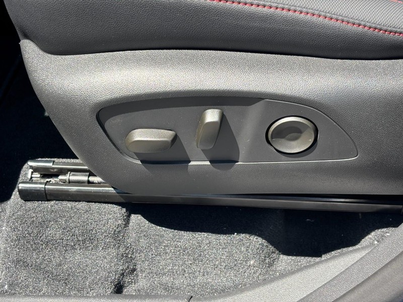 Chevrolet Traverse Vehicle Full-screen Gallery Image 11
