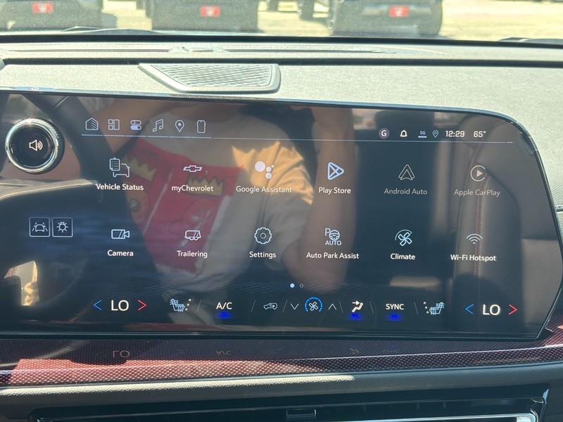 Chevrolet Traverse Vehicle Full-screen Gallery Image 16