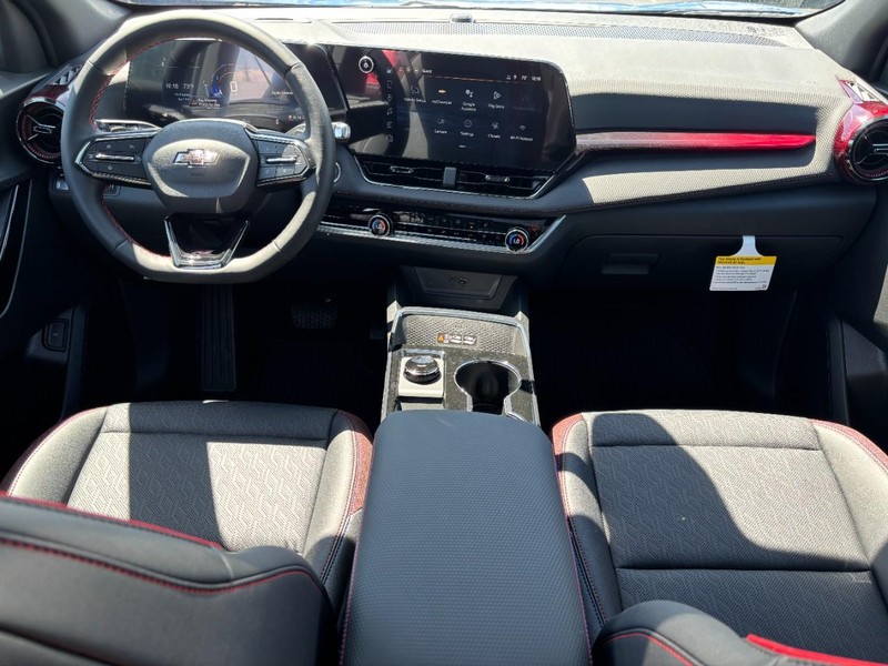 Chevrolet Equinox Vehicle Full-screen Gallery Image 6
