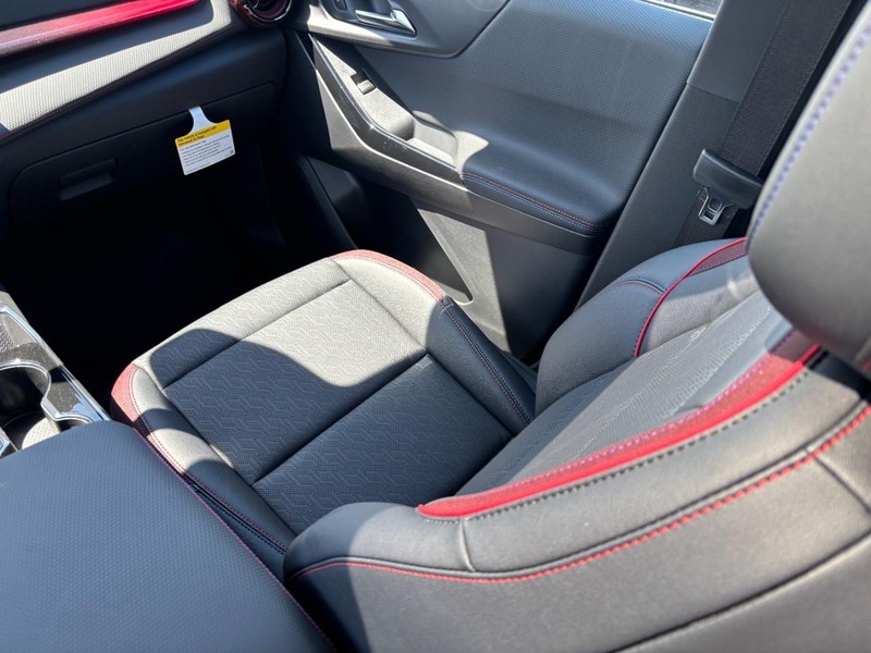 Chevrolet Equinox Vehicle Full-screen Gallery Image 9