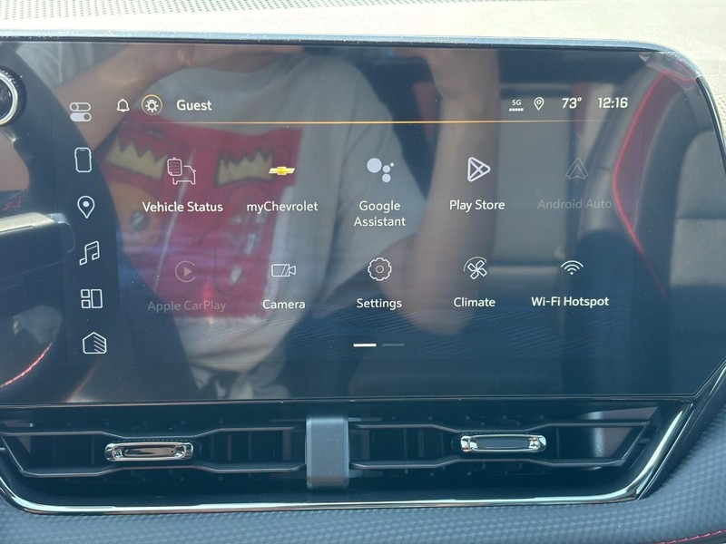 Chevrolet Equinox Vehicle Full-screen Gallery Image 15