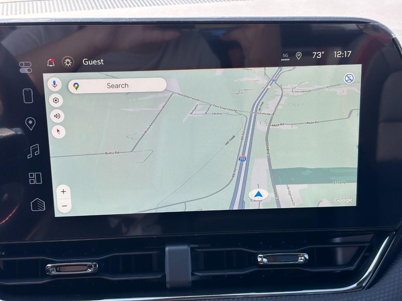 Chevrolet Equinox Vehicle Full-screen Gallery Image 16