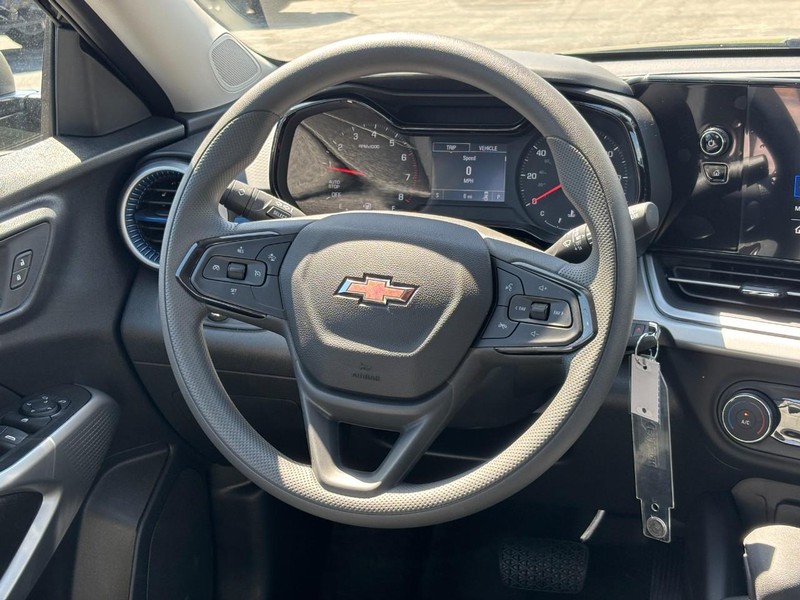 Chevrolet Trax Vehicle Full-screen Gallery Image 7